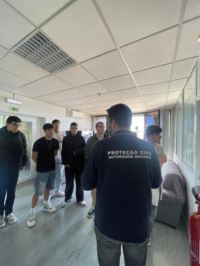 protecao-civil-bombeiro-cursos-profissionais-4.jpeg