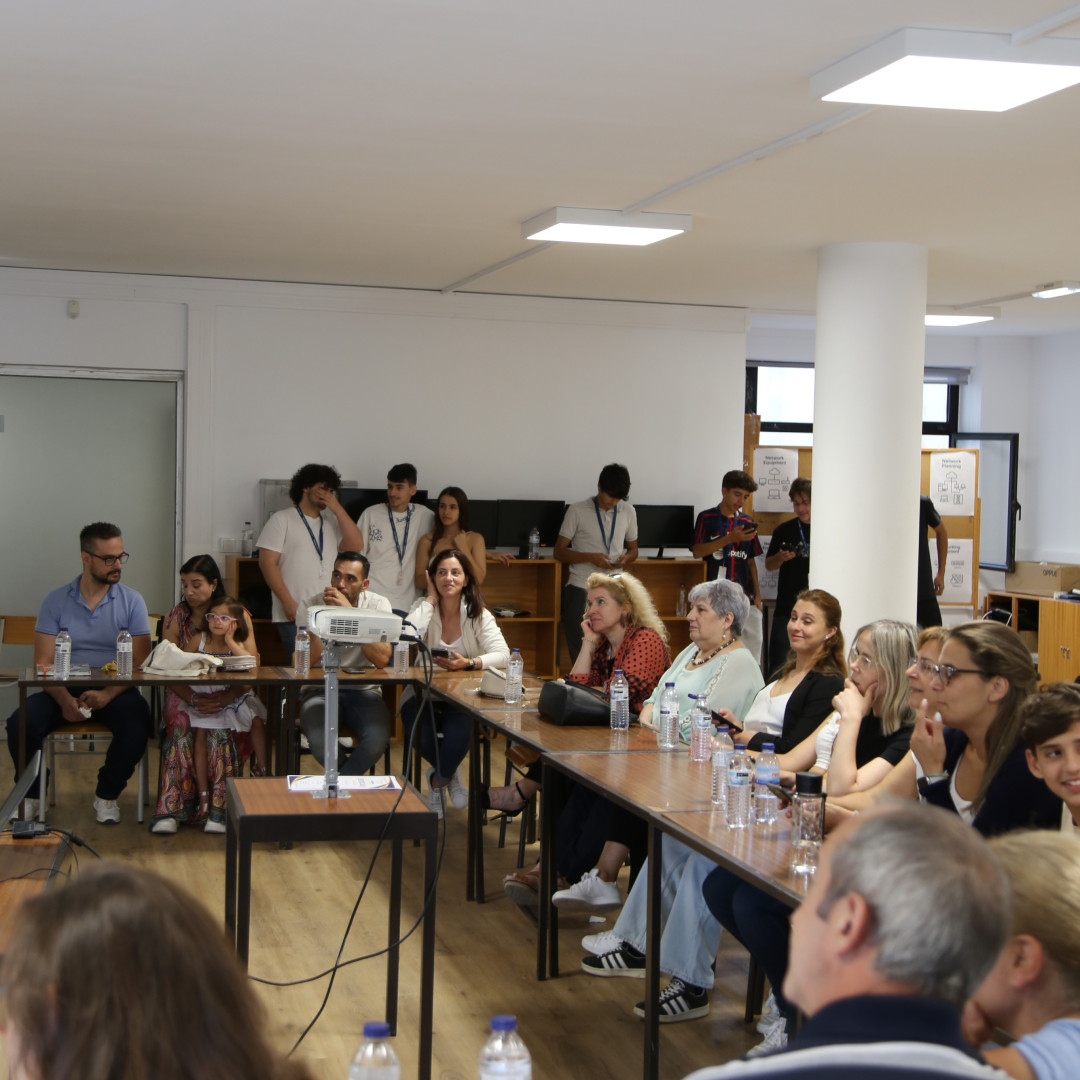 Pais no Comando do Raciocínio: quando a Matemática encontra a Programação… e a Família entra no jogo!
