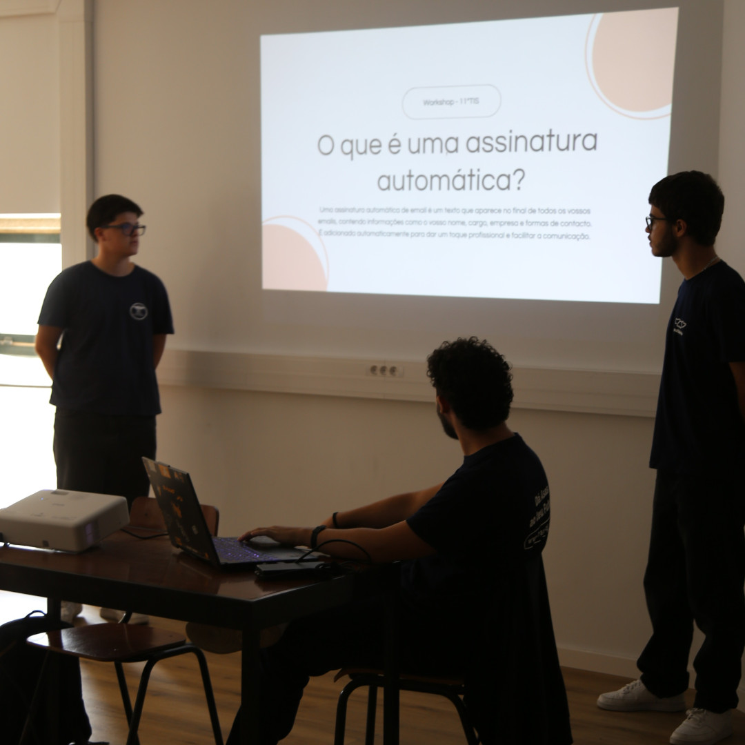 Alunos do 11.º ano de Informática da EPRD dinamizam a 2.ª edição do workshop “A Caneta Digital do Século XXI”